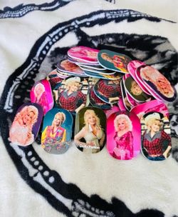 50 pcs Dolly Parton Acrylic Tags