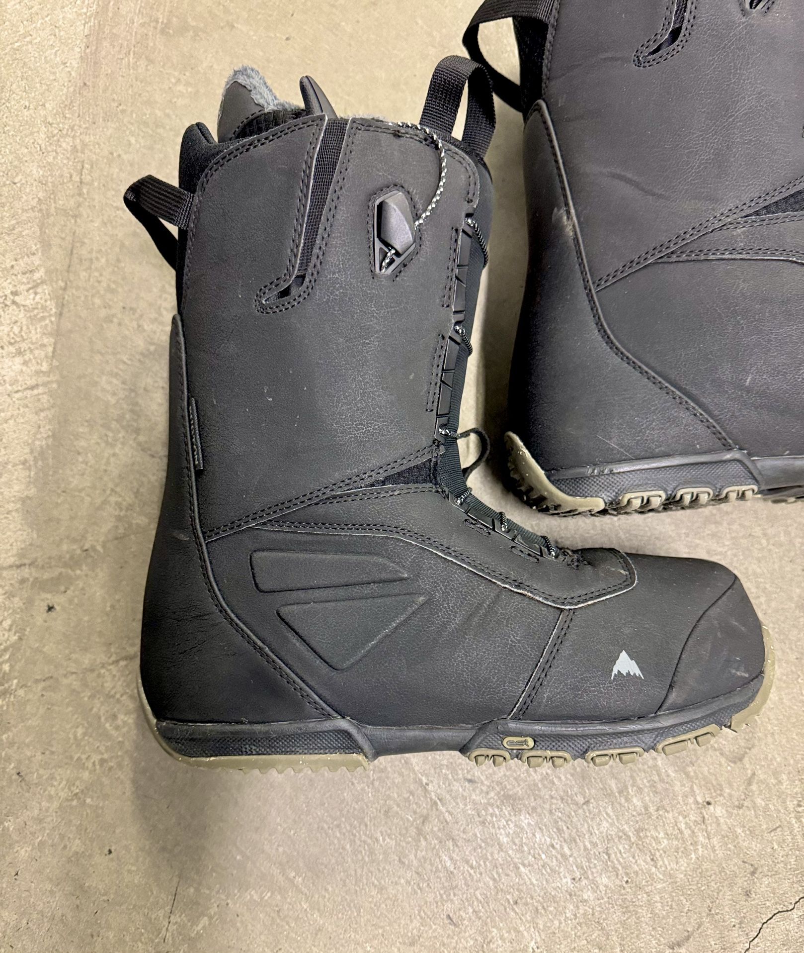 Burton Ruler Men’s Size 9.5 Snowboard Boot