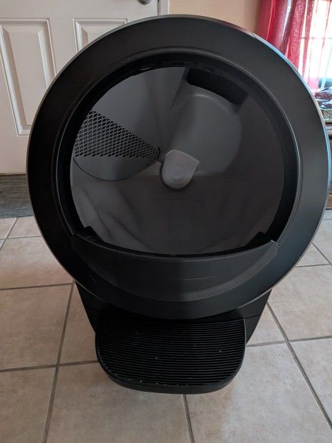 Litter Robot 4  Self Cleaning Smart Litter Box + Warranty