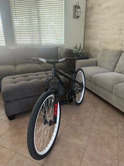Commercial dirt jumper build
