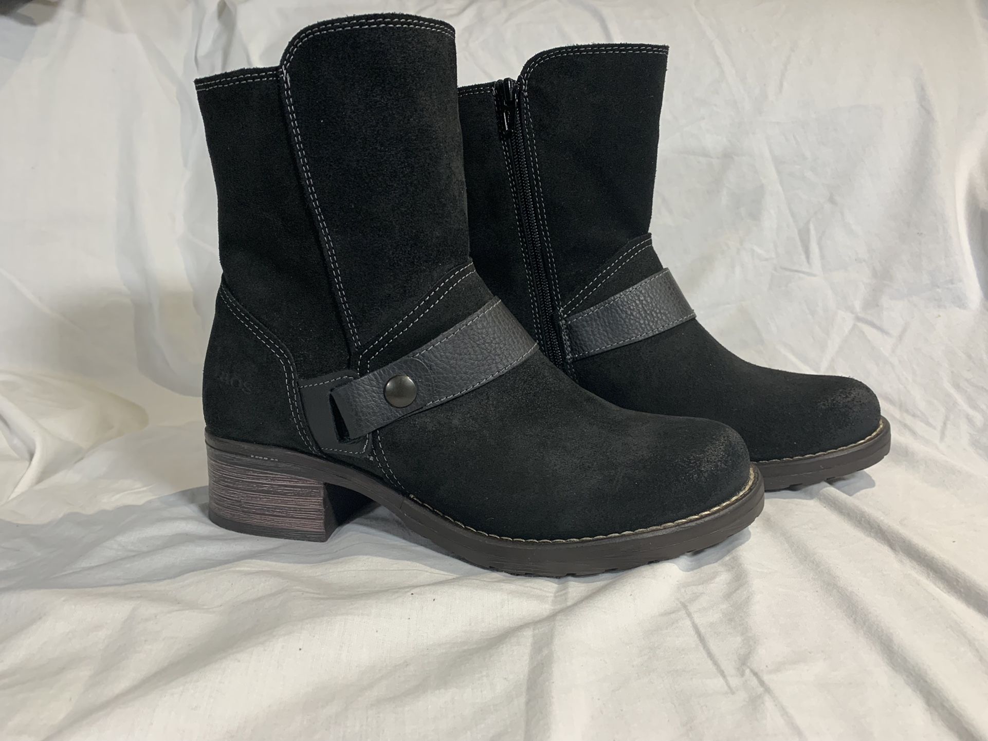 Women’s TAOS Craft Black Suede Boots 8-8.5