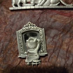 2 PEWTER CAT PINS