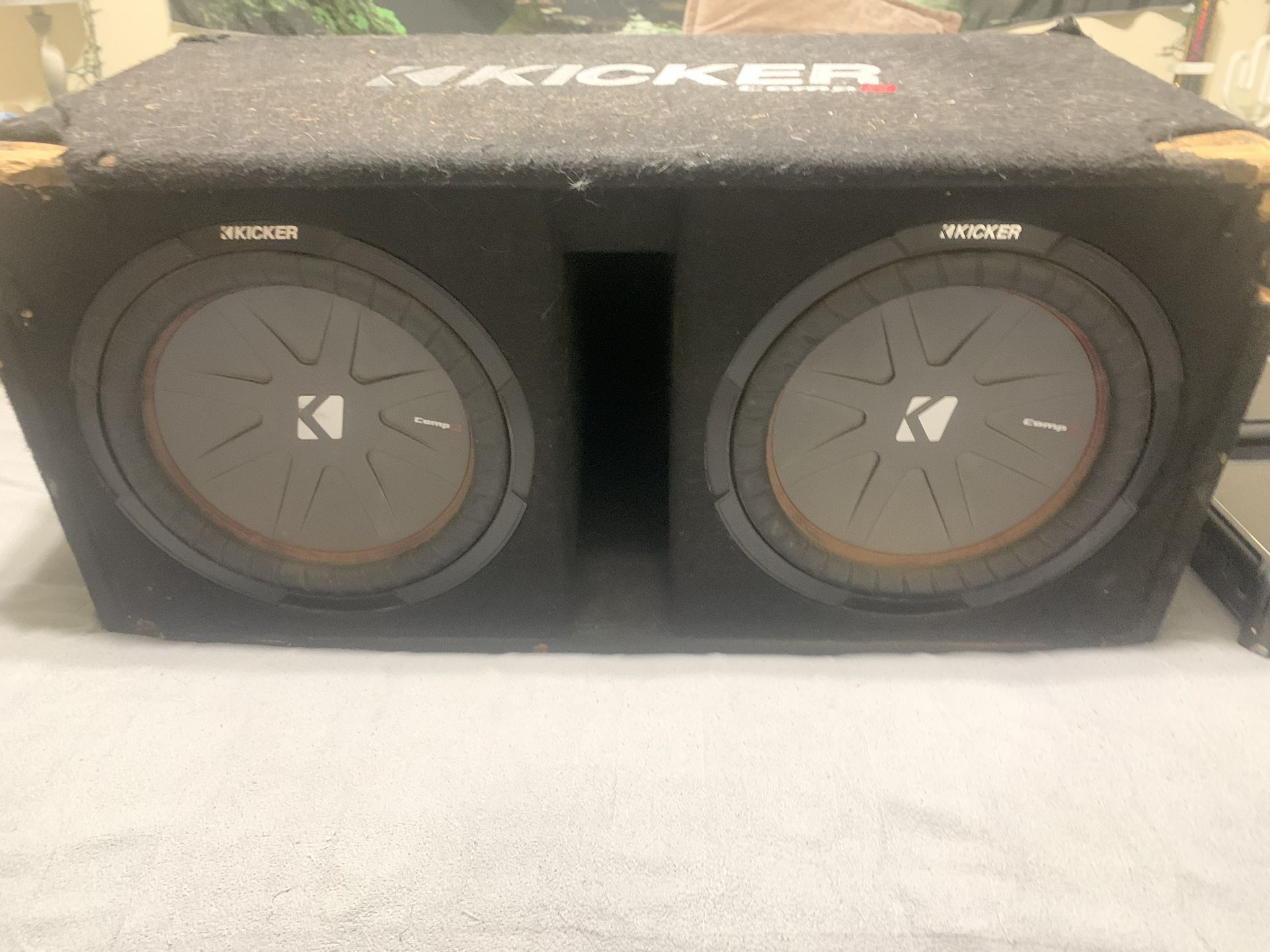 Dual 12 Kicker Subs