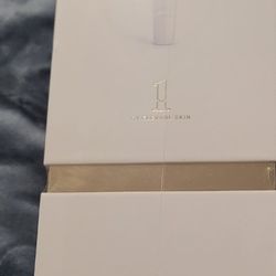 Red Light Lazer Therapy Device 1 by Elevare