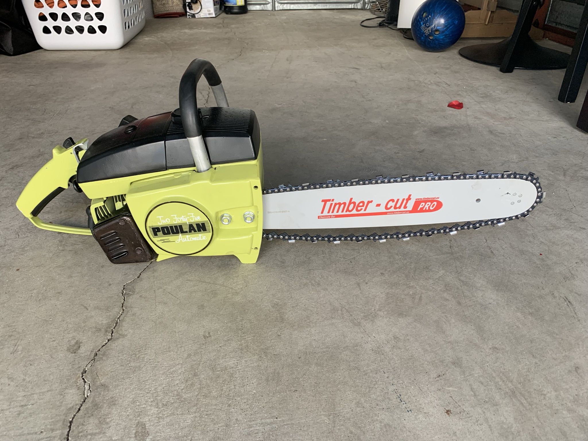 Poulan 245 Chainsaw