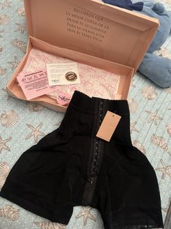 Faja Erika Vega Peach Booty Short