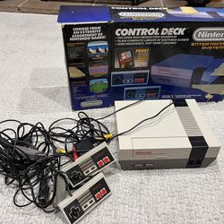 Nintendo Entertainment System, Original Box,  8 Games