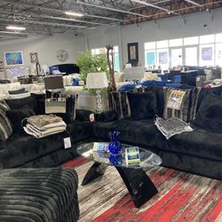 Black Sofa Loveseat 🖤✨ $2,499