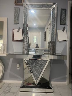Antrance ad mirror