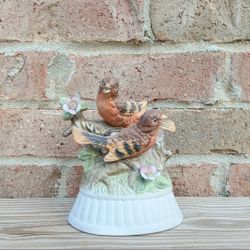 Vintage Ucagco Songbirds Music Box 
