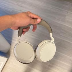 Sennheiser Momentum 4 Headphones 