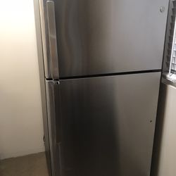 Refrigerator LIKE NEW