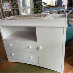 Nursery Changing Table With Drawers And Cabinet