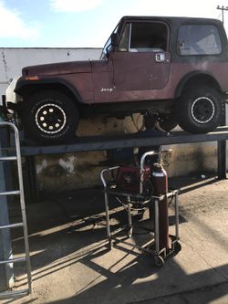 Cj7 jeep 4x4 5 speed runs good very dependable
