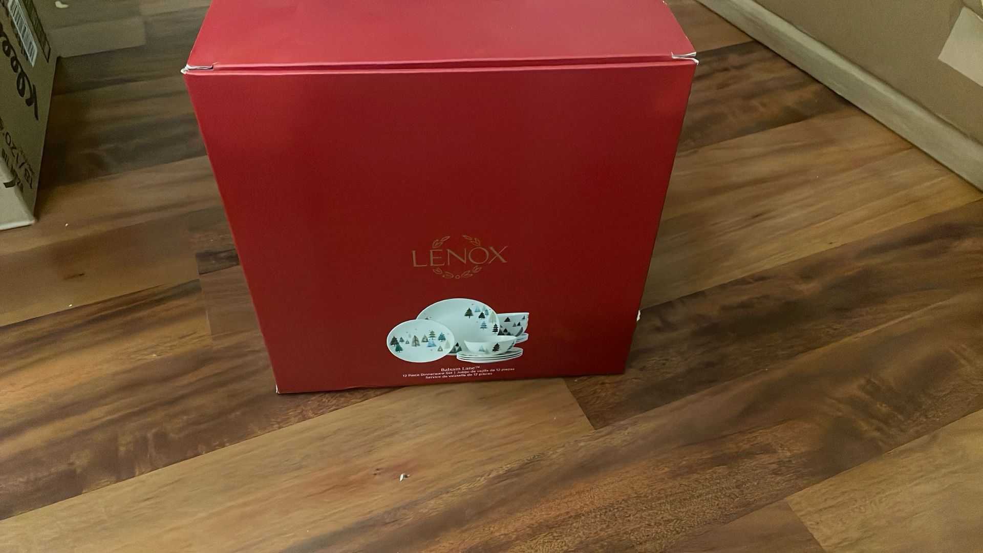 Lenox 12 Piece Dinnerware Set Christmas New With Box