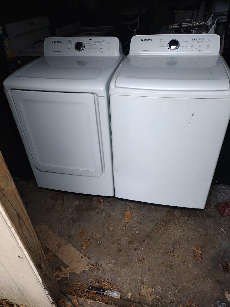 Newer All White Samsung Electric Washer And Dryer Set