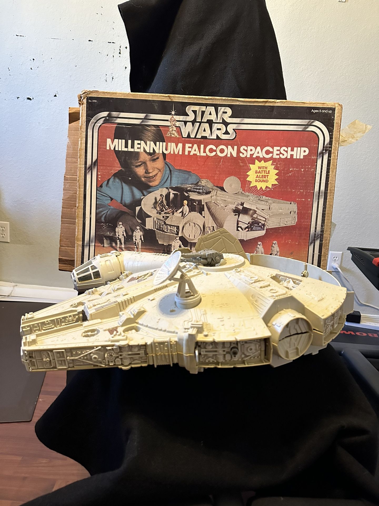 Vintage 1977 Millennium Falcon