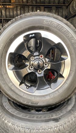 5 Jeep rubicon wheels 18” $$650