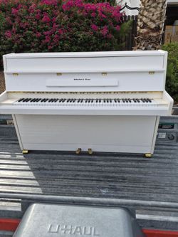 Free Delivery Piano SCHAFER &SONS