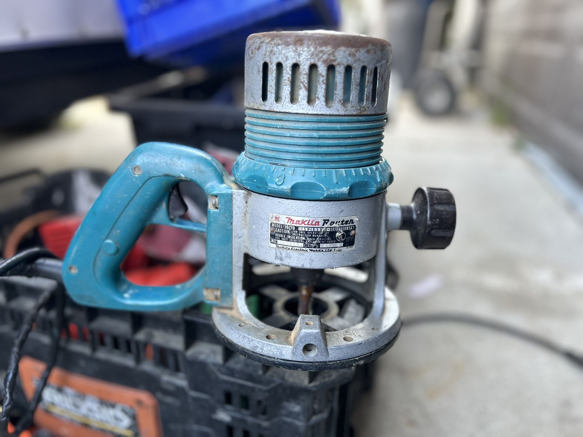 MAKITA ROUTER 3601B