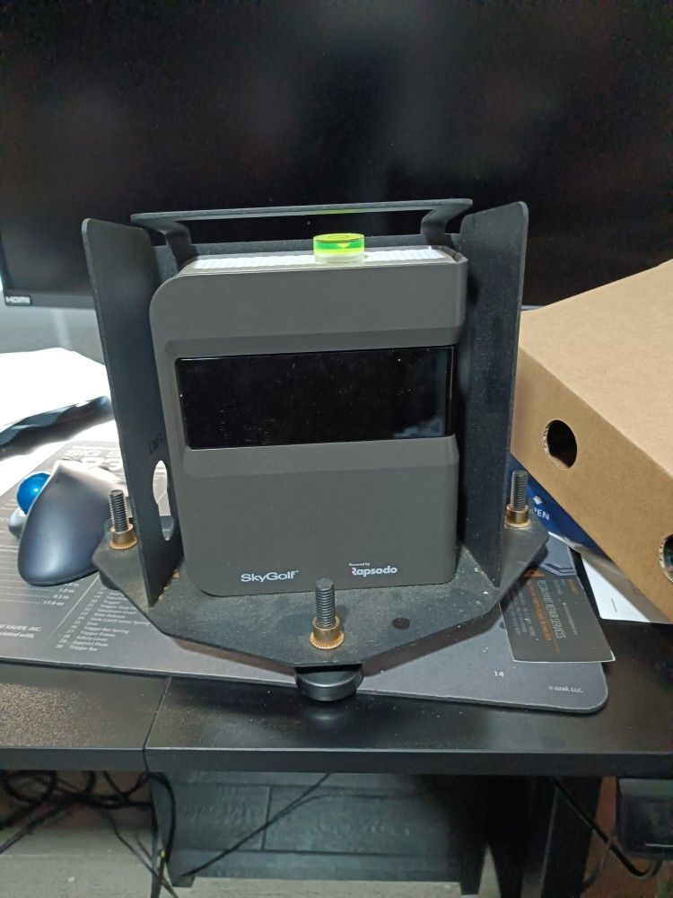 SkyTrack Golf Simulator With Green And Net