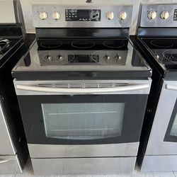 Samsung Glasstopstove Stainless Steel 60 day warranty/ Located at:📍5415 Carmack Rd Tampa Fl 33610📍