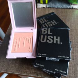 Kylie Jenner Kitten Baby Blush Powder