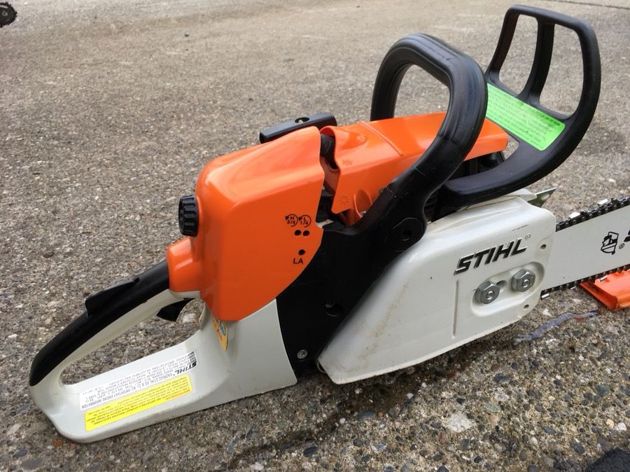 STIHL MS 270 WOOD BOSS Chainsaw with 18” bar & blade cover,great