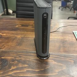 Motorola Cable Modem Plus AC1900 Router