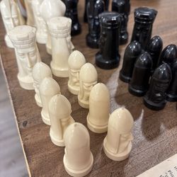 Vintage Gothic Chess set Peter Ganine No 1472 Pleasantime Games 1957