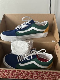 Yacht Club Vans 