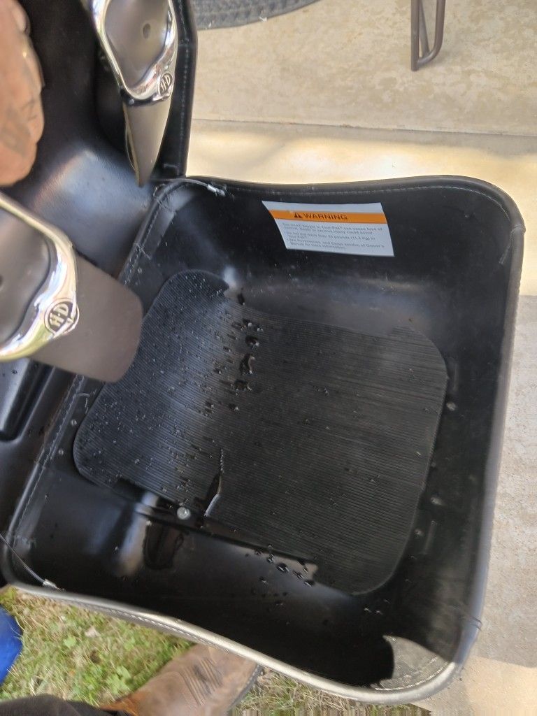 Windshield And Traveling Bag For Harley Davidson