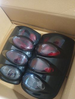 Tail Lights 2000-2006 Chevy Tahoe Yukon Suburban