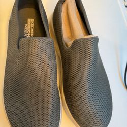 Brand New Men’s Shoes – Size 10 👟