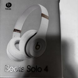 Beats Solo 4