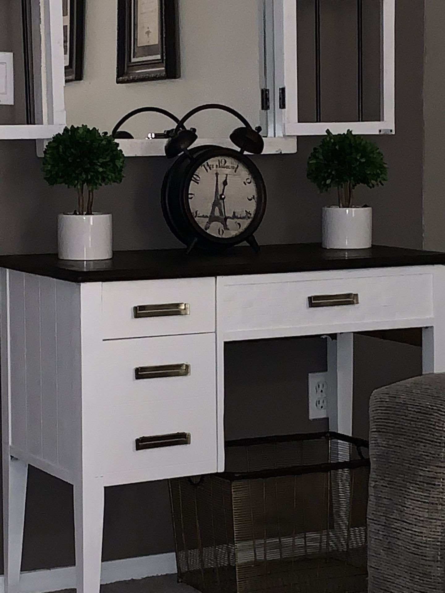 Old sewing table / entrance table