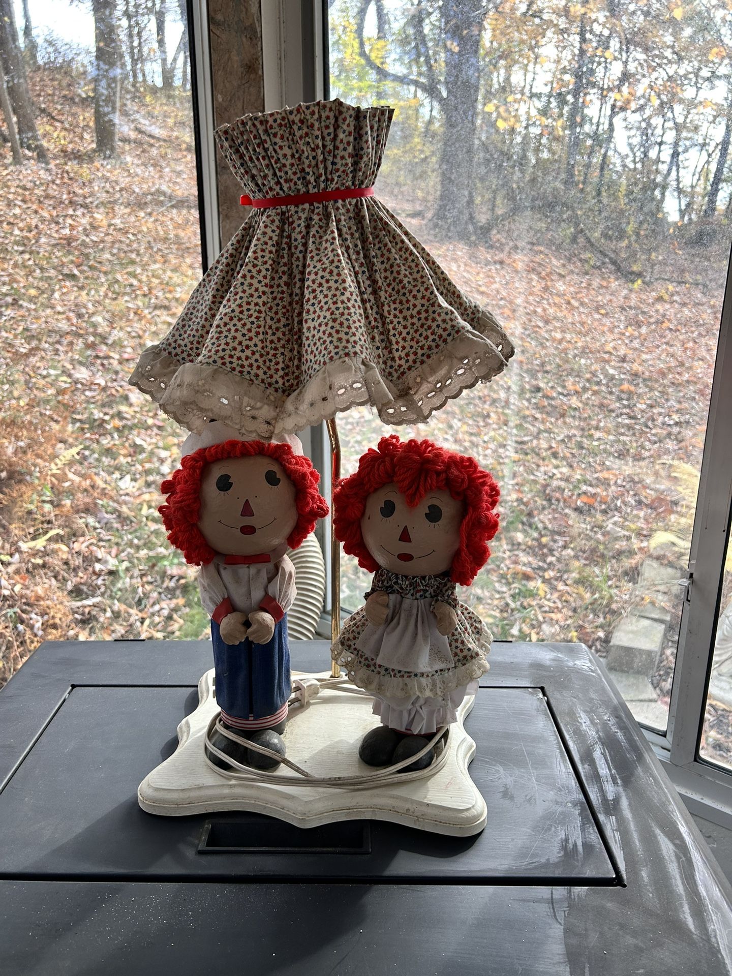 Vintage raggedly Ann N Andy Indy lamp