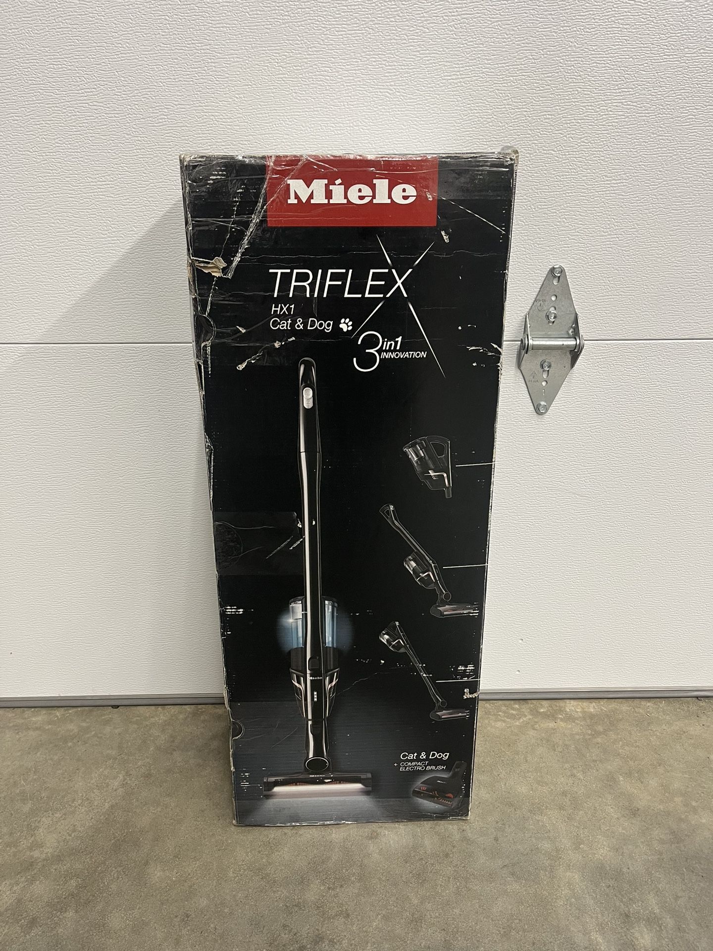 Miele Triflex HX1 Cat and Dog Bagless Cordless Hepa Filter Stick Vacuum for Multi Surfaces in Obsidian Black $737 plus tax at Home Depot website new n