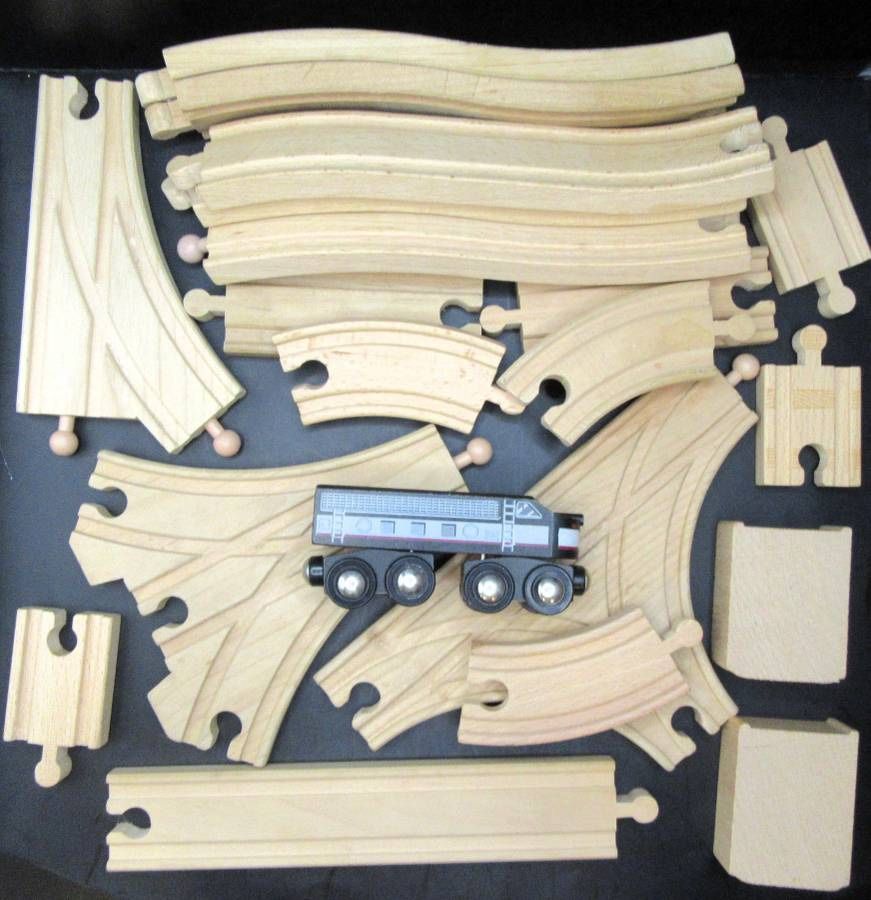 Thomas & Friends Wooden Railway Compatible - Lot of 20 Part and Pieces