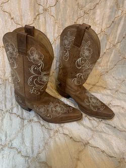 Cowgirl BOOTS- women's 9.5 9 1/2 M CUTE