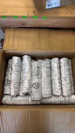300 type C to type C chargers, 300 charging blocks, 20 watt