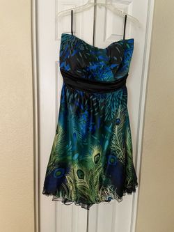 Z Cavaricci Strapless Peacock Feather Dress for Sale in Tempe, AZ - OfferUp Z Cavaricci Strapless Peacock Feather Dress for Sale in Tempe, AZ - OfferUp