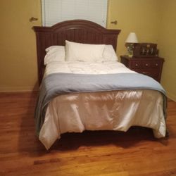Lane Bedframe With Serta Matress Solid Wood And Box Spring