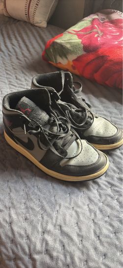 Jordan 1 Mid