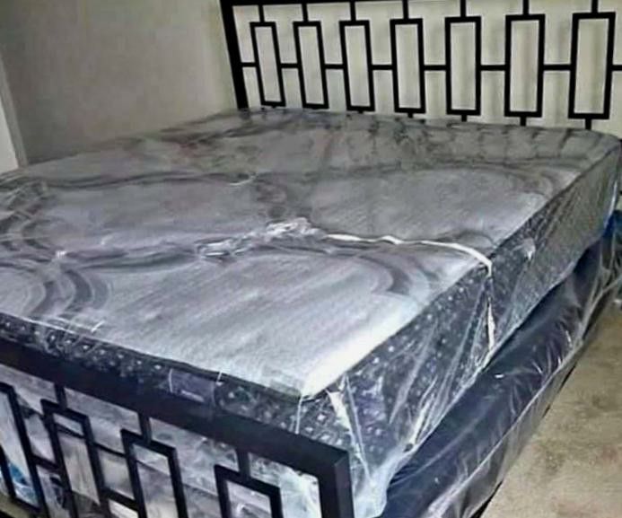(NEW)MATTRESS BLOWOUT! Brand new mattress sets. Kings, Queens, Fulls