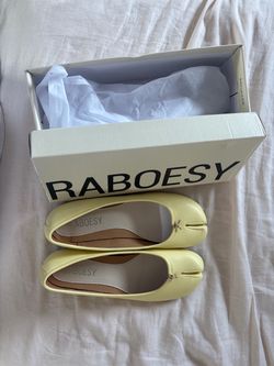 Yellow Tabis Size 9