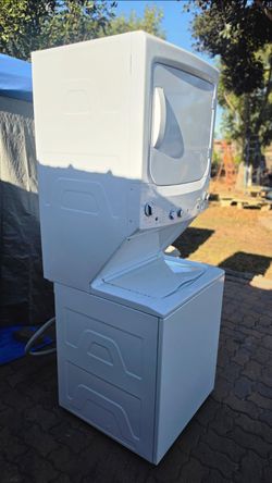 GE Stackable 27" Washer and Dryer electric 230V