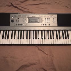 Yamaha Electric Keyboard