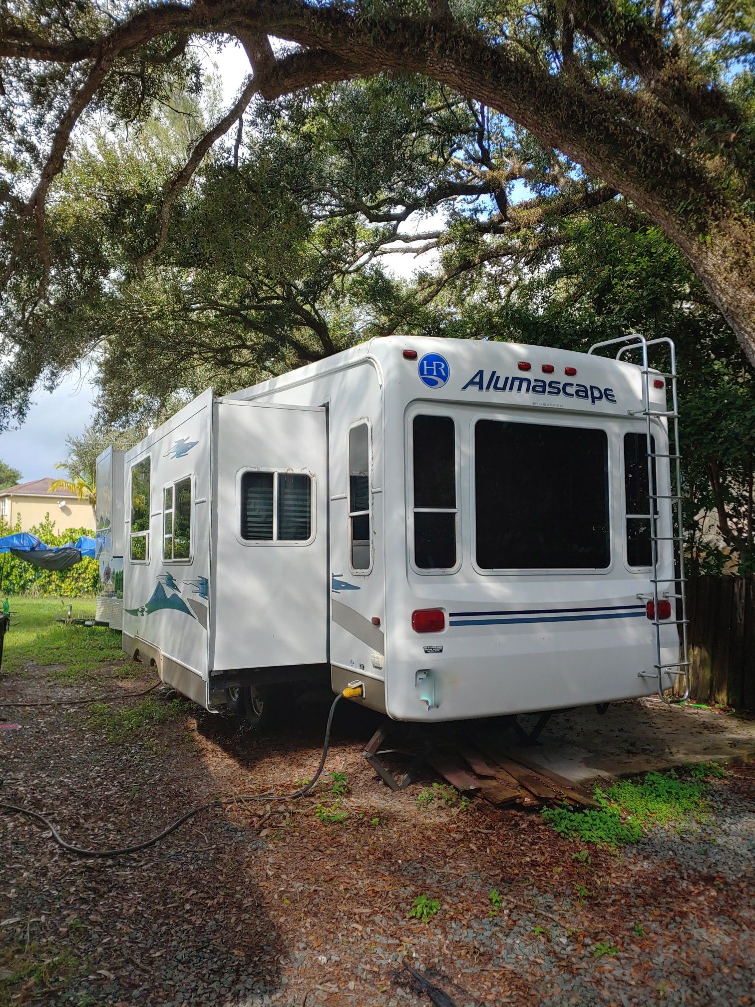 2005 Alumascape Travel Trailer 5th wheel RV camper beautiful Alumascape Fifth Wheel Series M-29RKT