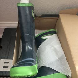 Bogs Boys Size 13 Green Skipper Solid Waterproof Rain Boots